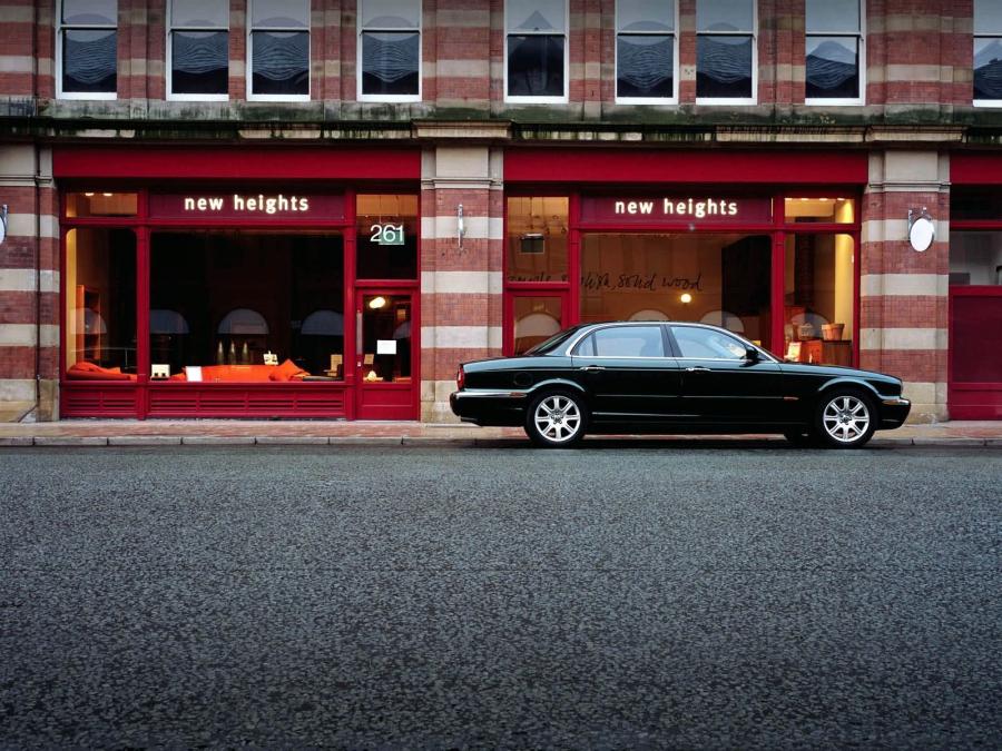  Jaguar XJ8 L 2005 года  (фото 56 из 63)